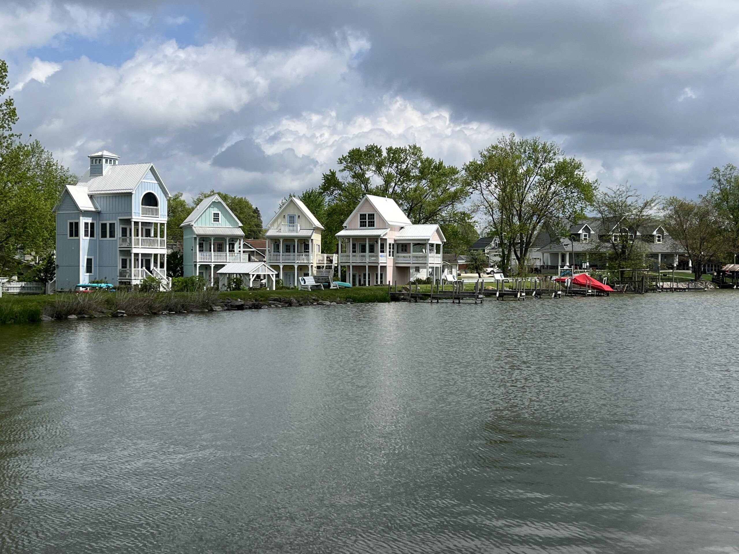 houses along the lakeside walking and biking trail