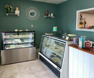 Karen's Bakery & Custom Cakes display cases.