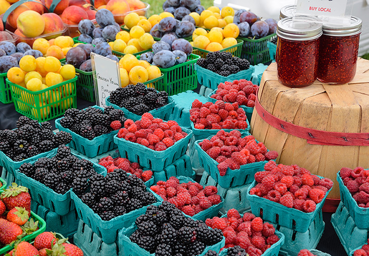 berries and jam at the farmers market