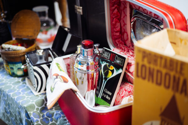 retro traveling bar