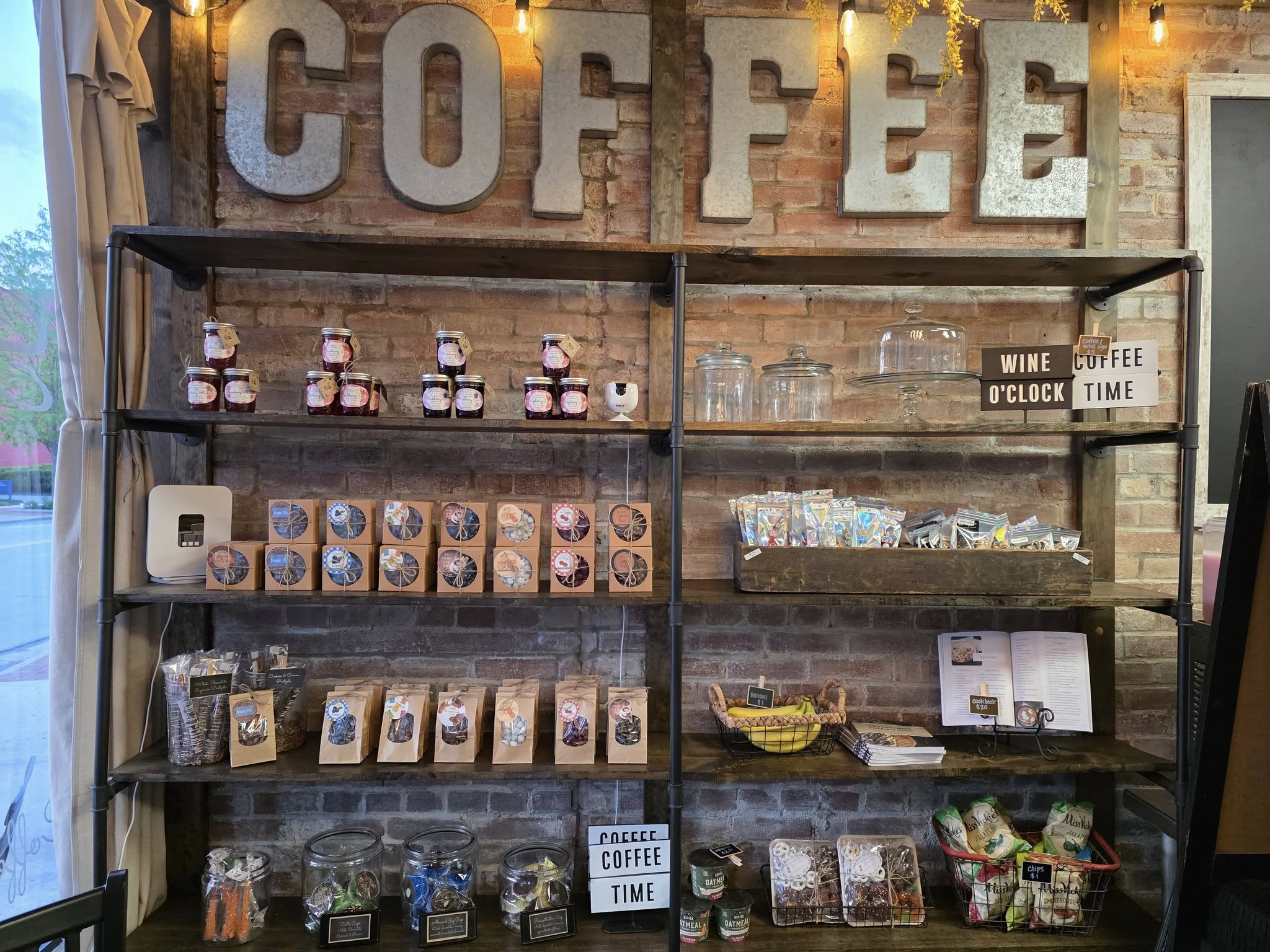 trinkets and gift display